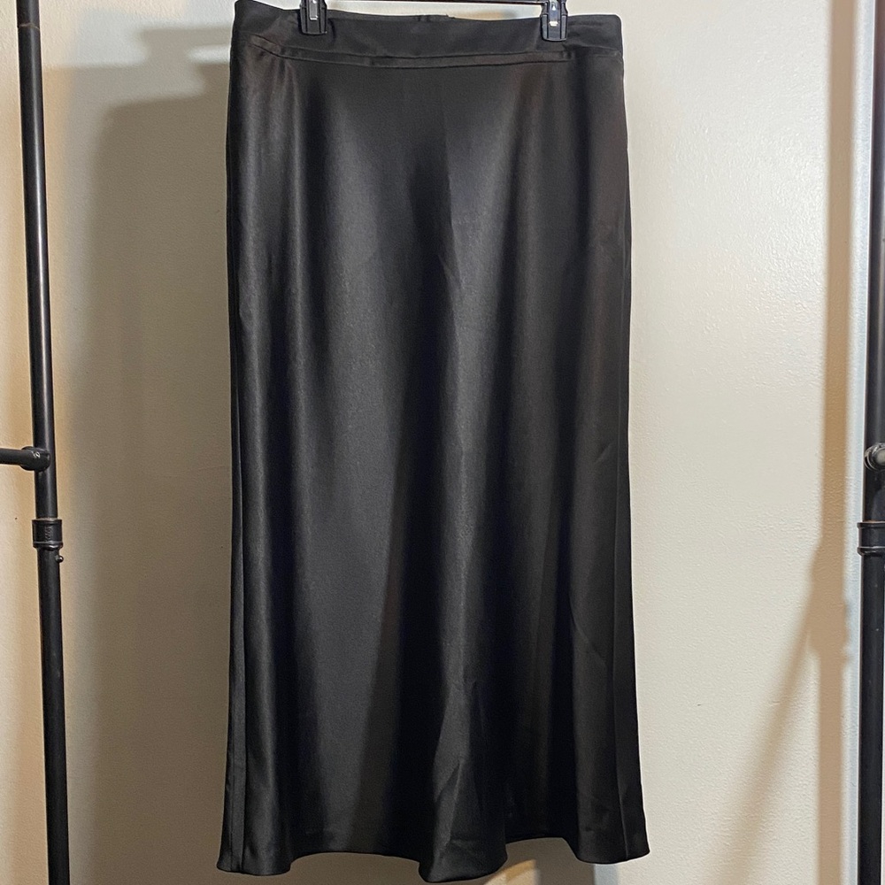 Sandra Darren Elegant Black Maxi Skirt